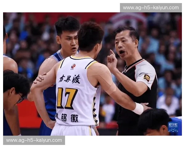 碧海逐浪对决猛狮出山：青岛与广厦的CBA巅峰博弈