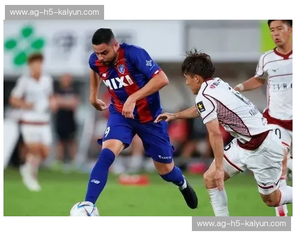 东京战记：绿茵场上的荣耀之争，鸟栖沙岩能否撼动首都的王座？